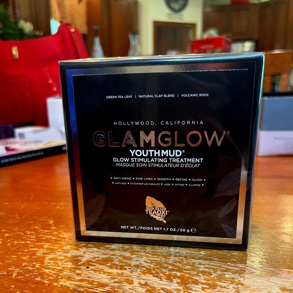 Glam Glow Youth Mud